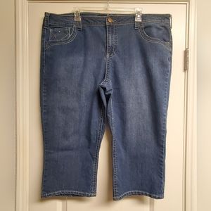 Lane Bryant Venezia bedazzled capri jeans size 22